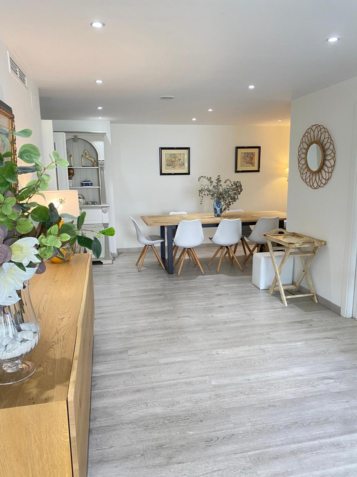 Homely Marbel Center Vistas Al Mar Apartamento *
